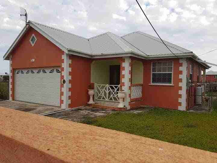 Neil Kirt Gardens, Farm Road, St. Philip – House For Sale