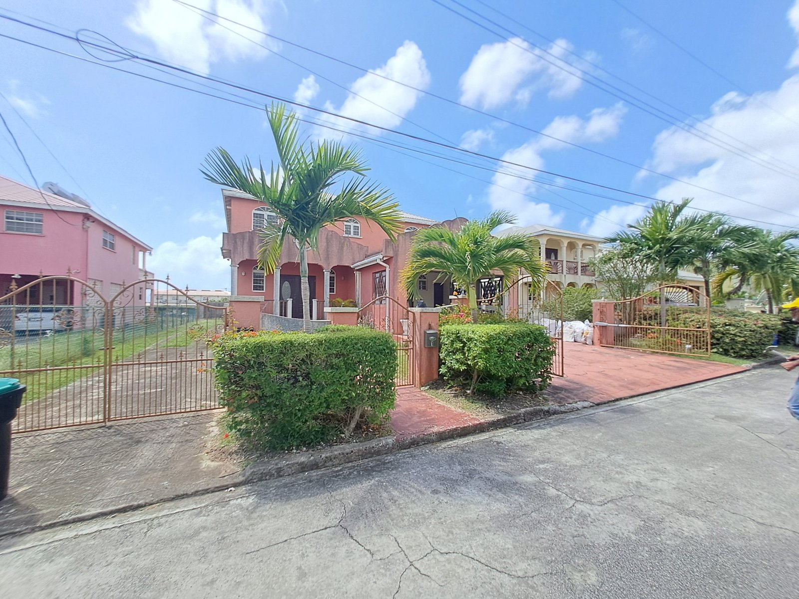 Lloyd’s Court, Christ Church – Barbados Long Term Rental